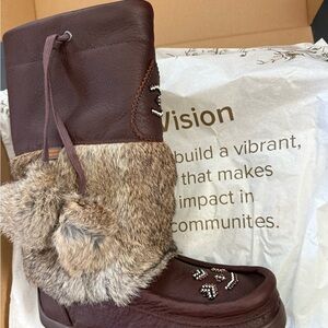 Manitobah - Justine Woods Mukluks limited series L8